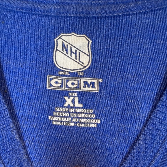 CCM NHL Edmonton Oilers T-Shirt Mens Size XL Blue Hockey Distressed Short Sleeve - Picture 2 of 8